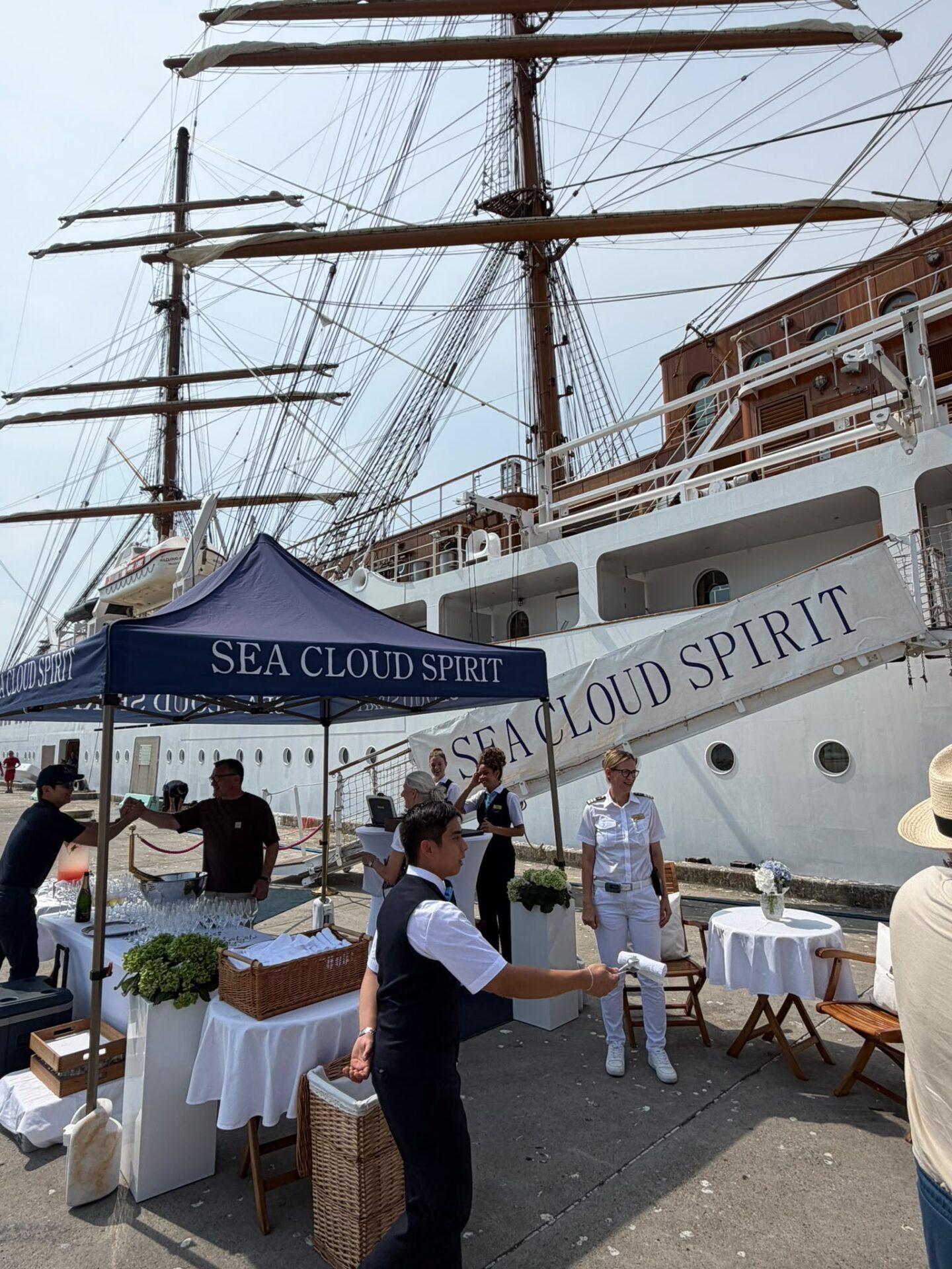 Sea Cloud Spirit Abfahrt Hafen Livorno Mittelmeer