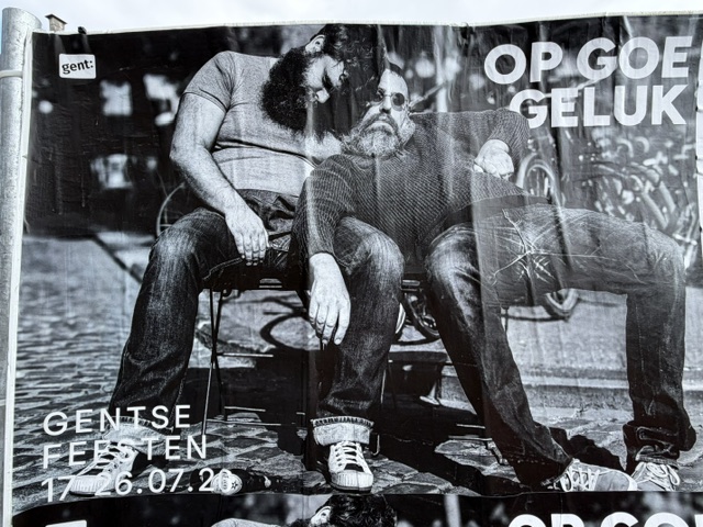 Plakat Gentse Feesten Juli zwei sitzende Männer